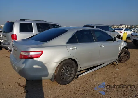 2007 Toyota Camry Le z USA, uszkodzony, nr VIN 4T1BE46K57U022519